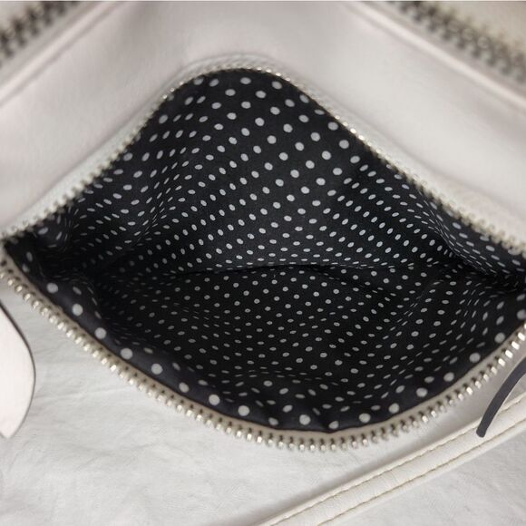 White multi pocket mini purse - Picture 9 of 13